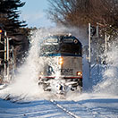downeaster-amtrak-conduciendo-nieve-durante-invierno
