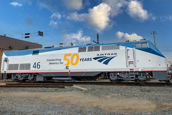 Locomotora en conmemoración al 50º aniversario de Amtrak