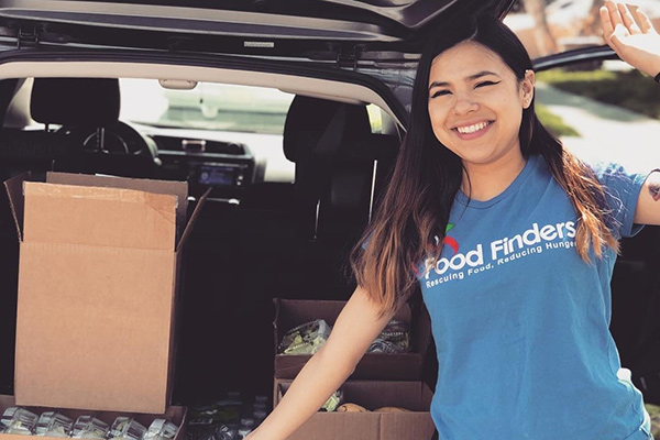 Food Finders volunteer